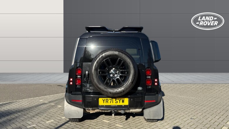 Land Rover Defender 3.0 D250 SE 90 3dr Auto Diesel Estate